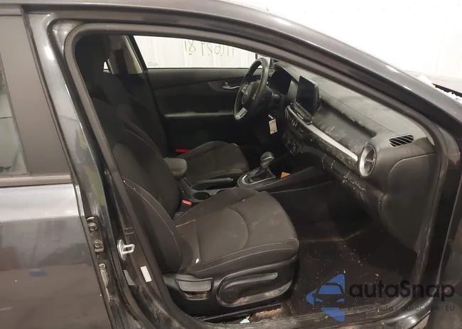 3KPF24AD0LE237550: 44163481