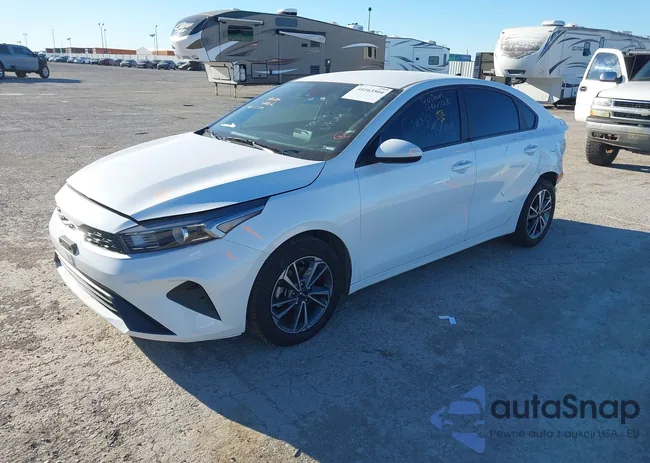 3KPF24AD7RE779396: 44163504