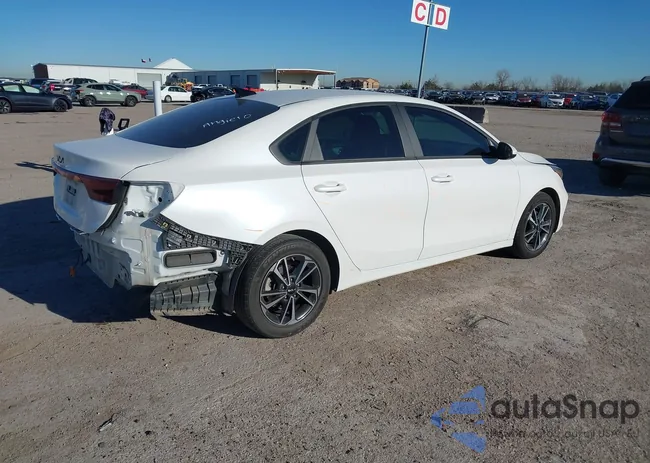 3KPF24AD7RE779396: 44163504