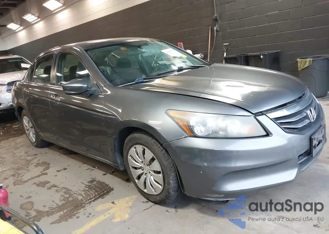 1HGCP2F32CA186131: 44163549