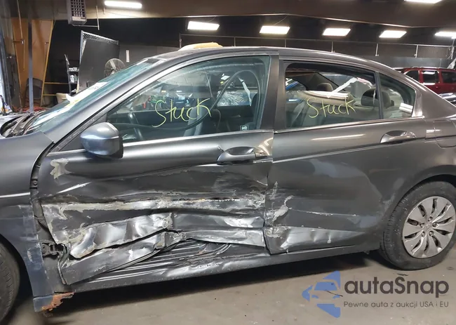 1HGCP2F32CA186131: 44163549