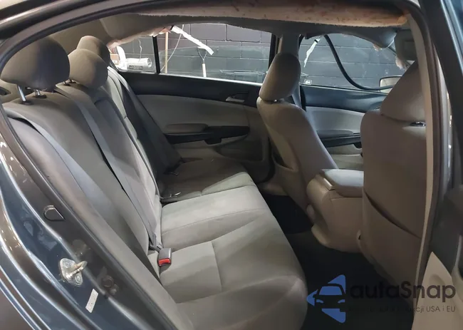 1HGCP2F32CA186131: 44163549