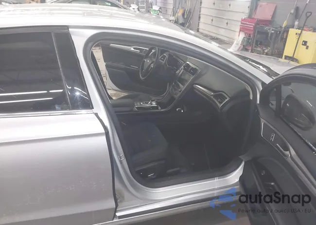 3FA6P0H79HR213070: 44163571