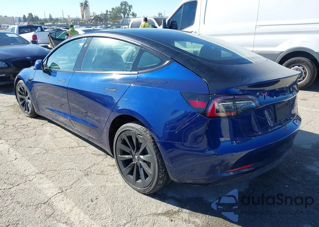 5YJ3E1EB6NF285830: 44163627