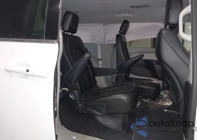 2C4RC1BG2PR524331: 44163774