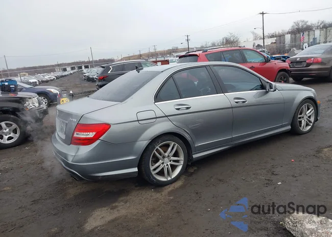 WDDGF8BBXCR198442: 44163854