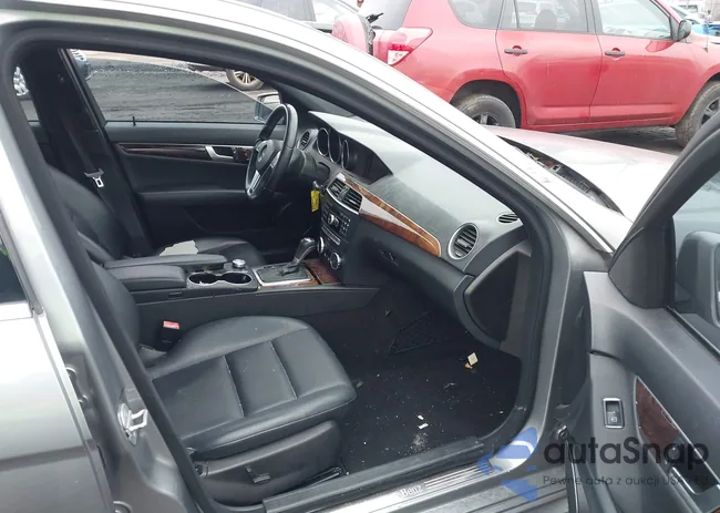 WDDGF8BBXCR198442: 44163854