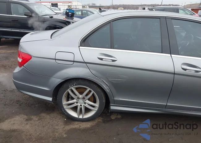 WDDGF8BBXCR198442: 44163854