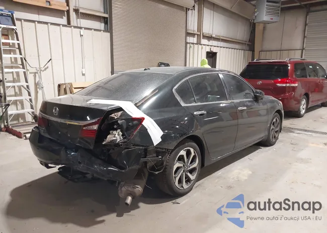 1HGCR2F77HA303058: 44164016