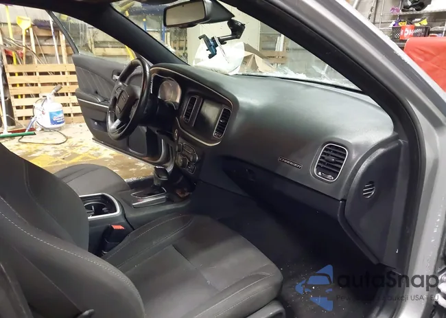 2C3CDXHG1FH814713: 44163224