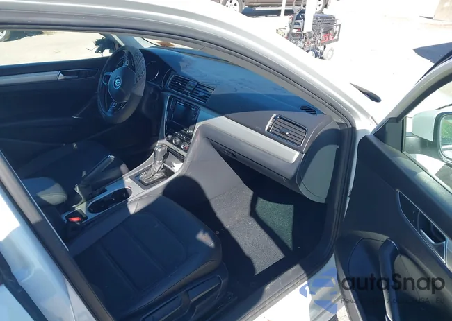 1VWLA7A3XKC010058: 44163253