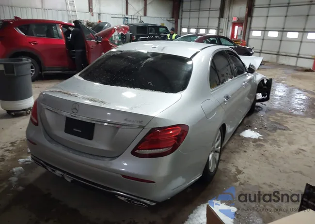 WDDZF4KB1KA582222: 44163271