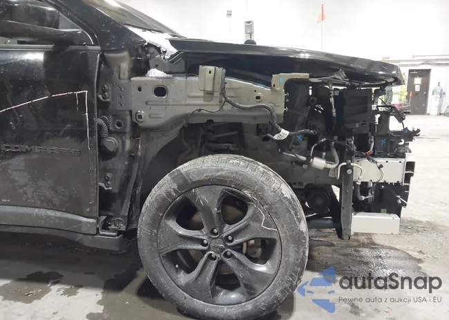 3C4NJDBB6KT768564: 44163291