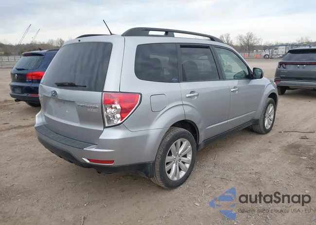 JF2SHADC8DH438172: 44163338