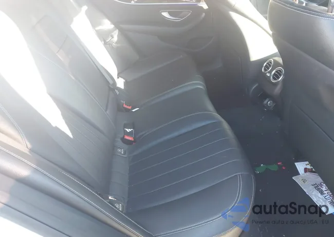 WDDZF4KB3HA061074: 44163423