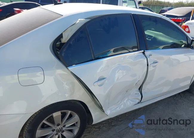 3VWD07AJ5FM338420: 44164548