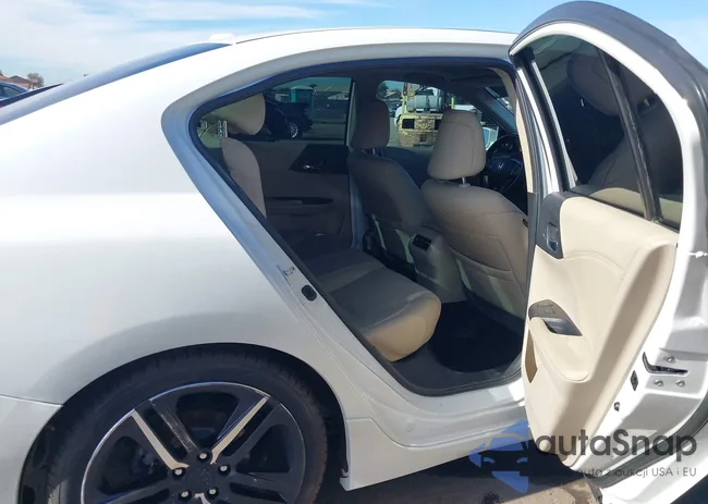 1HGCR3F92HA021918: 44164613