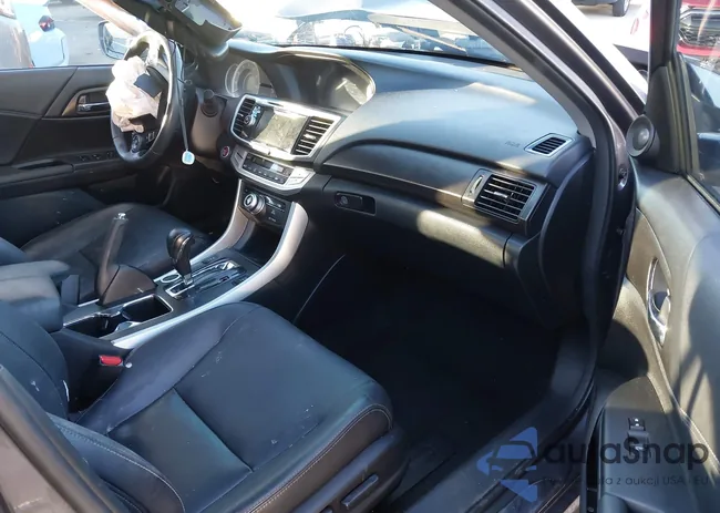 1HGCR2F84EA000324: 44164622