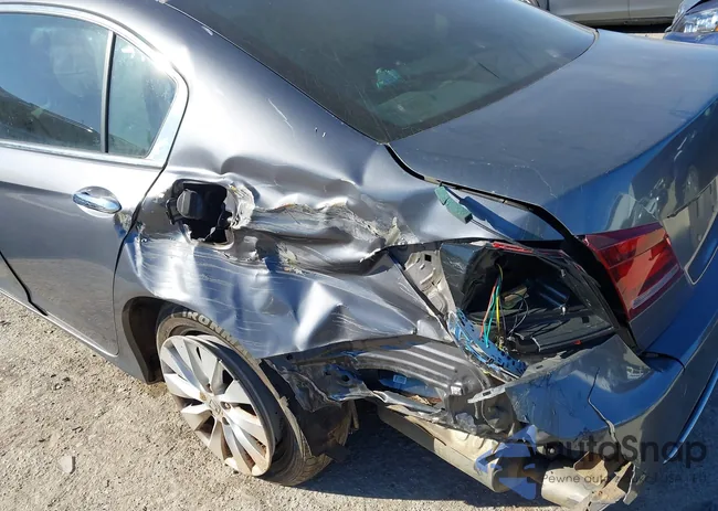 1HGCR3F81DA030224: 44164668