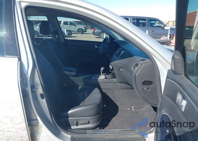 KMHGC4DD9DU240605: 44164674