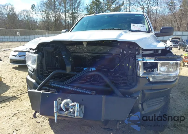 3C6UR5CL8KG707069: 44164869