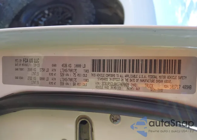 3C6UR5CL8KG707069: 44164869