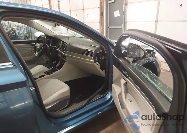 3VWCB7BU0LM028637: 44164897