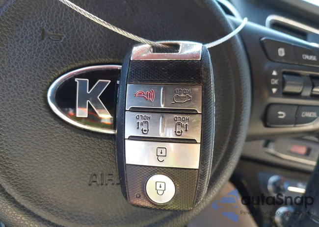 KNDMB5C1XH6320142: 44165003