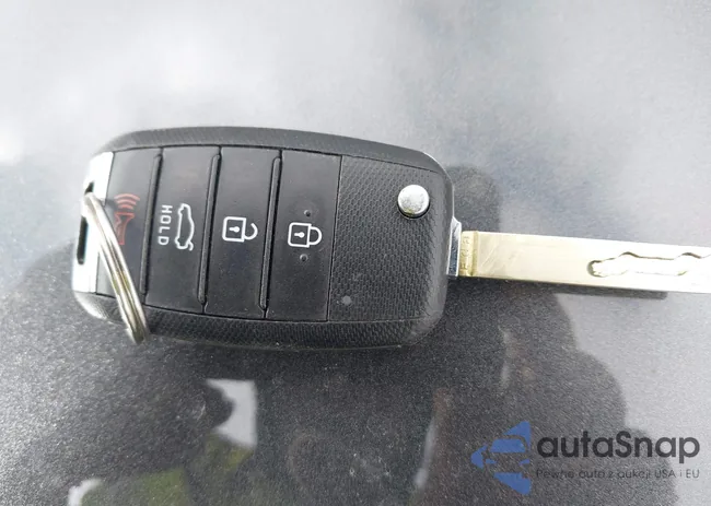 3KPA25AD1LE318427: 44164078