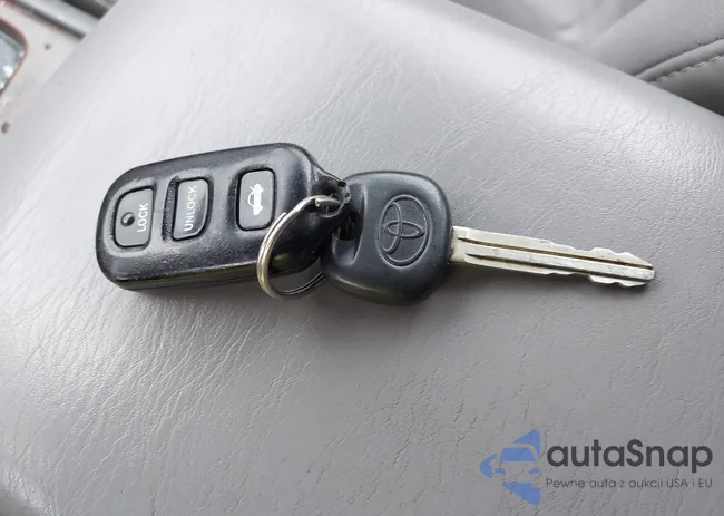 4T1BF28B51U160826: 44164094