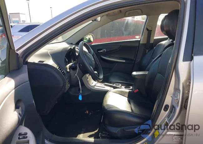 2T1BU4EE5BC731587: 44164373