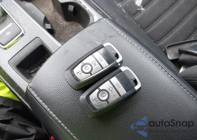 3FA6P0T97KR281934: 44164432