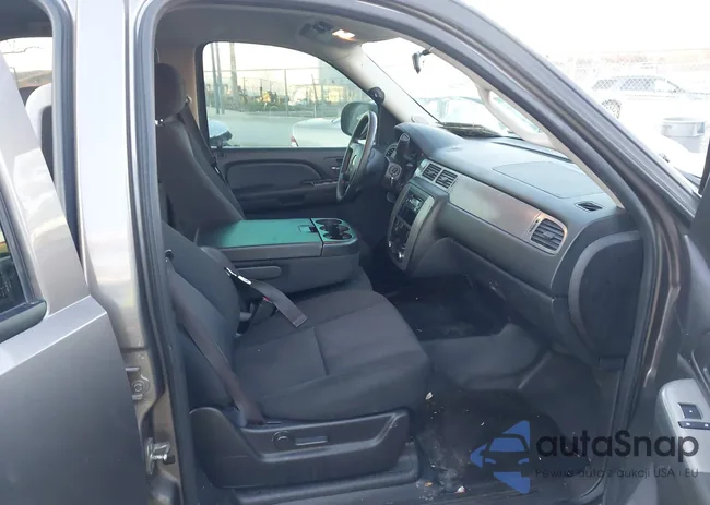 1GNSK2E05CR277483: 44165670