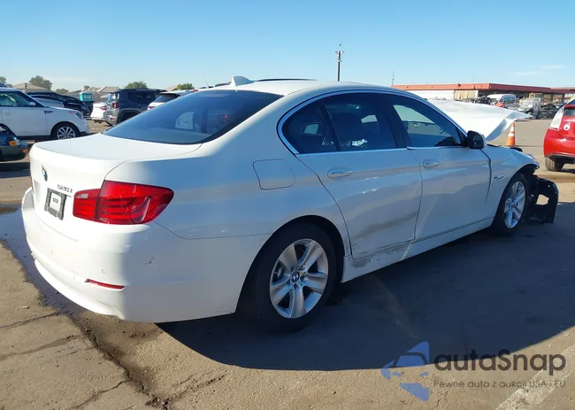 WBAXG5C58CDX05878: 44165710