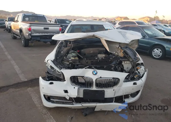 WBAXG5C58CDX05878: 44165710