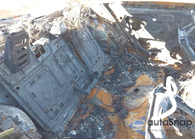 4T1G11AK7LU347173: 44165751