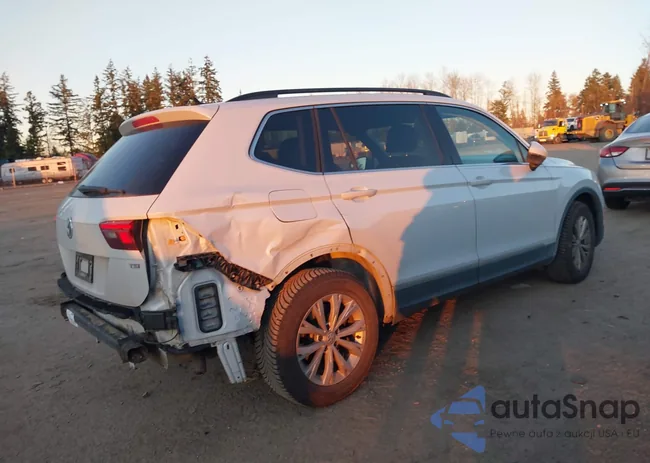 3VV3B7AX4JM008095: 44165888