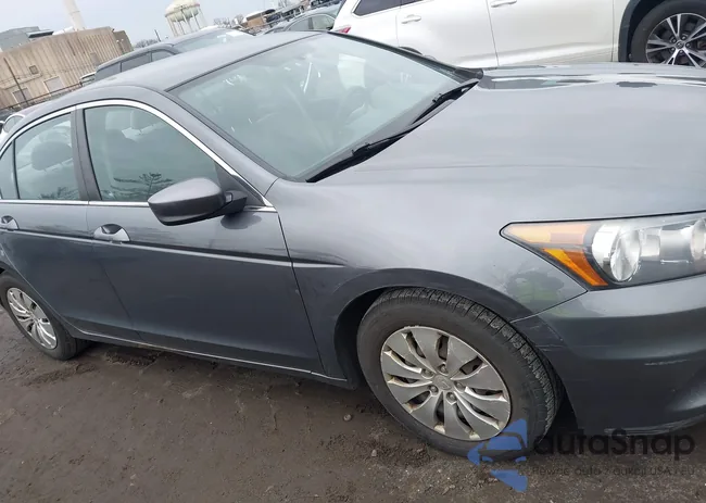 1HGCP2F30BA053799: 44165988