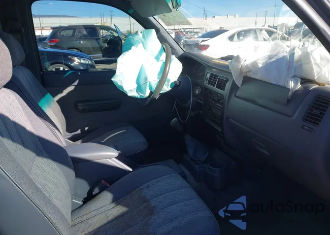 4TAVL52N8XZ475061: 44165161