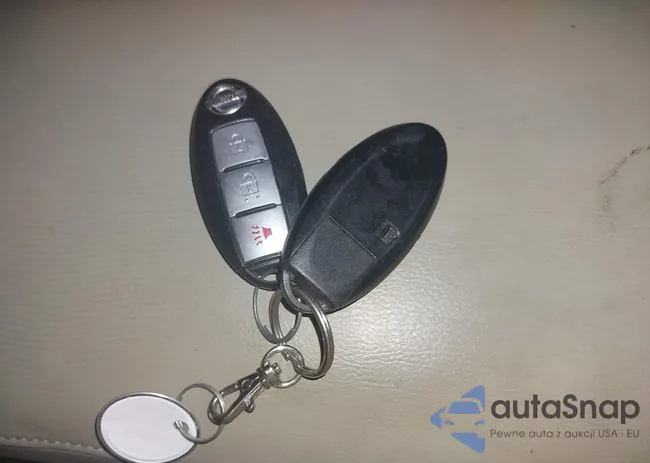 JN8AZ1MW9AW127203: 44166443