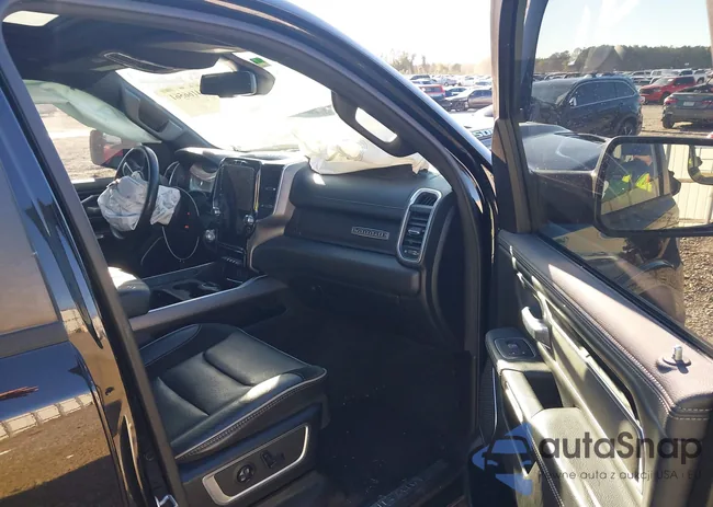 1C6SRFJT1LN389966: 44166561