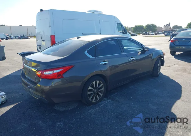 1N4AL3AP5HC235275: 44166563