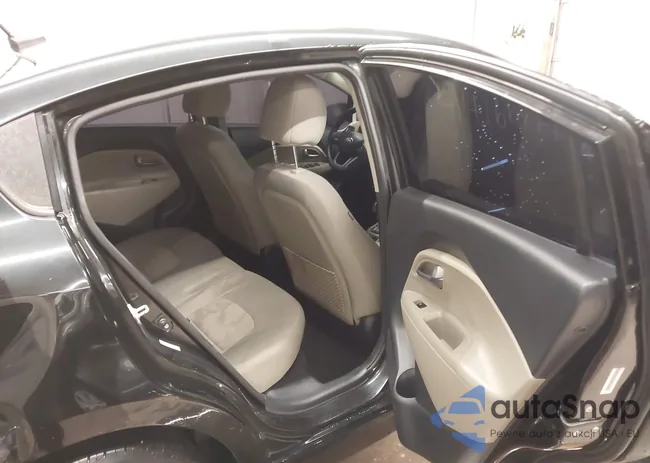 KNADM4A38E6374881: 44166779