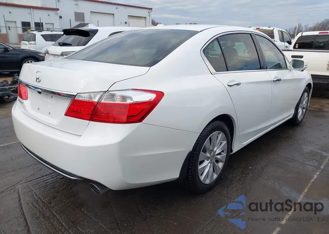 1HGCR2F8XFA202831: 44166820