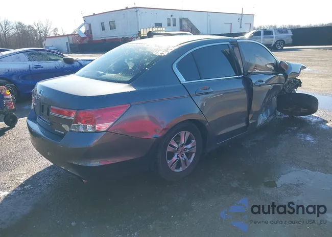 1HGCP2F60CA197249: 44166831