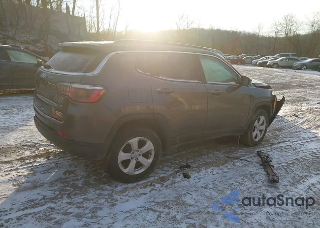 3C4NJDBB0JT457453: 44166884