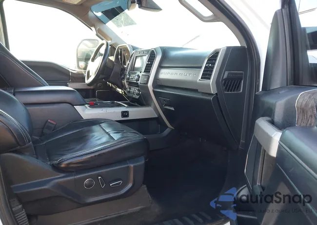 1FT7W2BT1JEB17977: 44166981