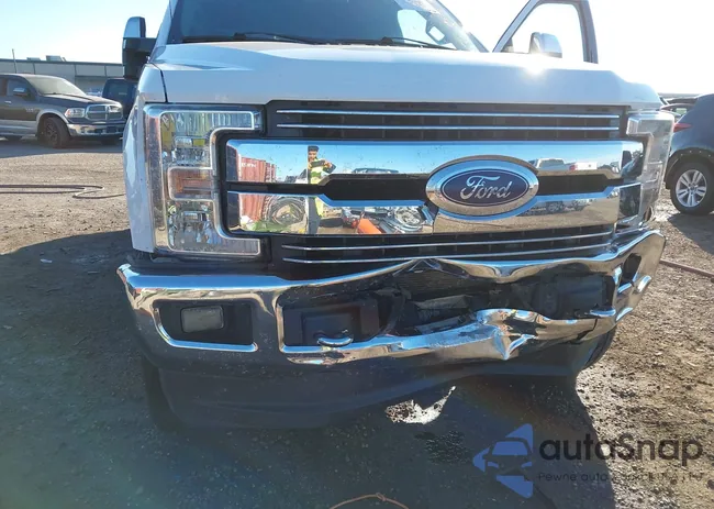 1FT7W2BT1JEB17977: 44166981