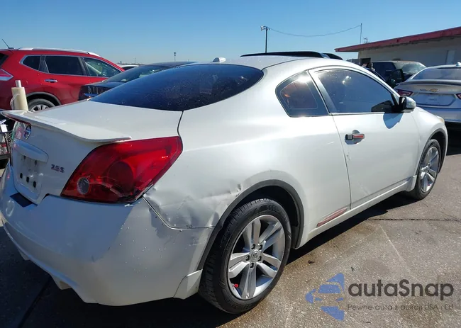 1N4AL2EP9DC145027: 44166284