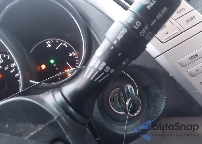 2T2HK31U38C057113: 44166423